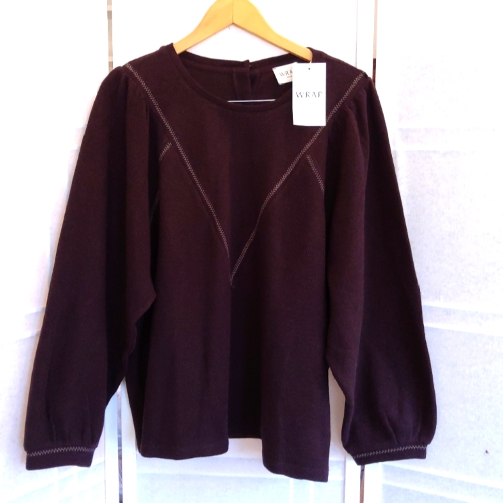 NWT ! WRAP London login look cotton top pullover